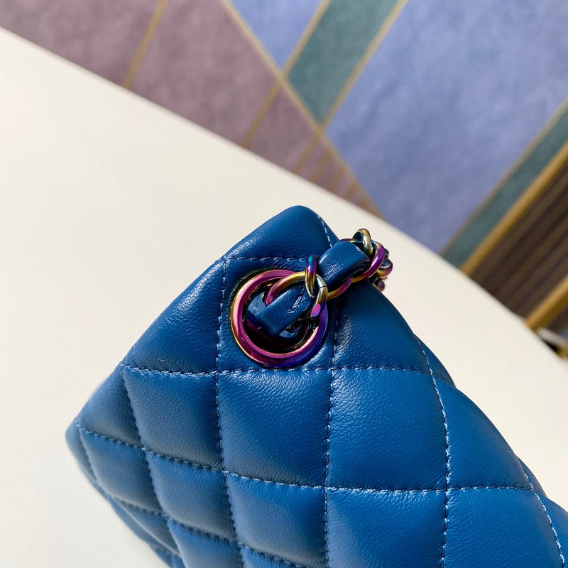 Anum Bags Detail