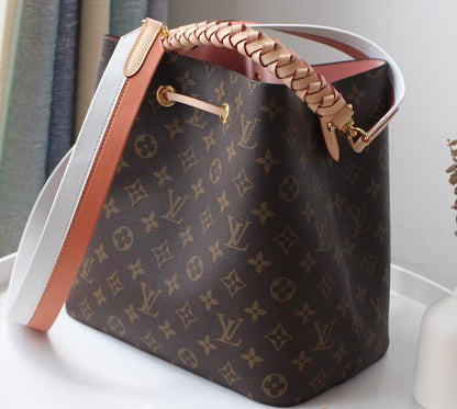 Anum Bags Detail