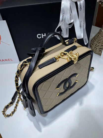 Anum Bags Detail