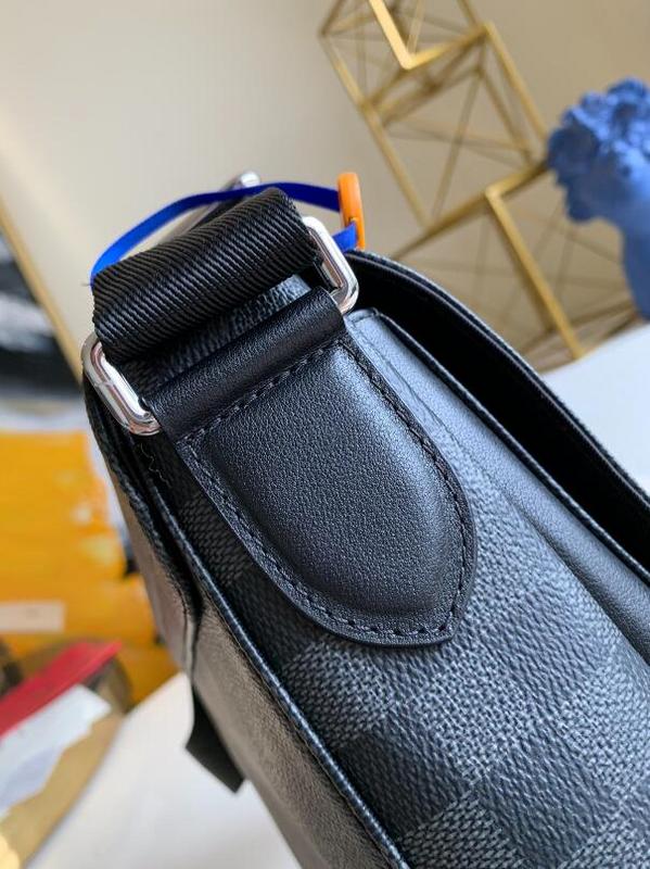 Anum Bags Detail