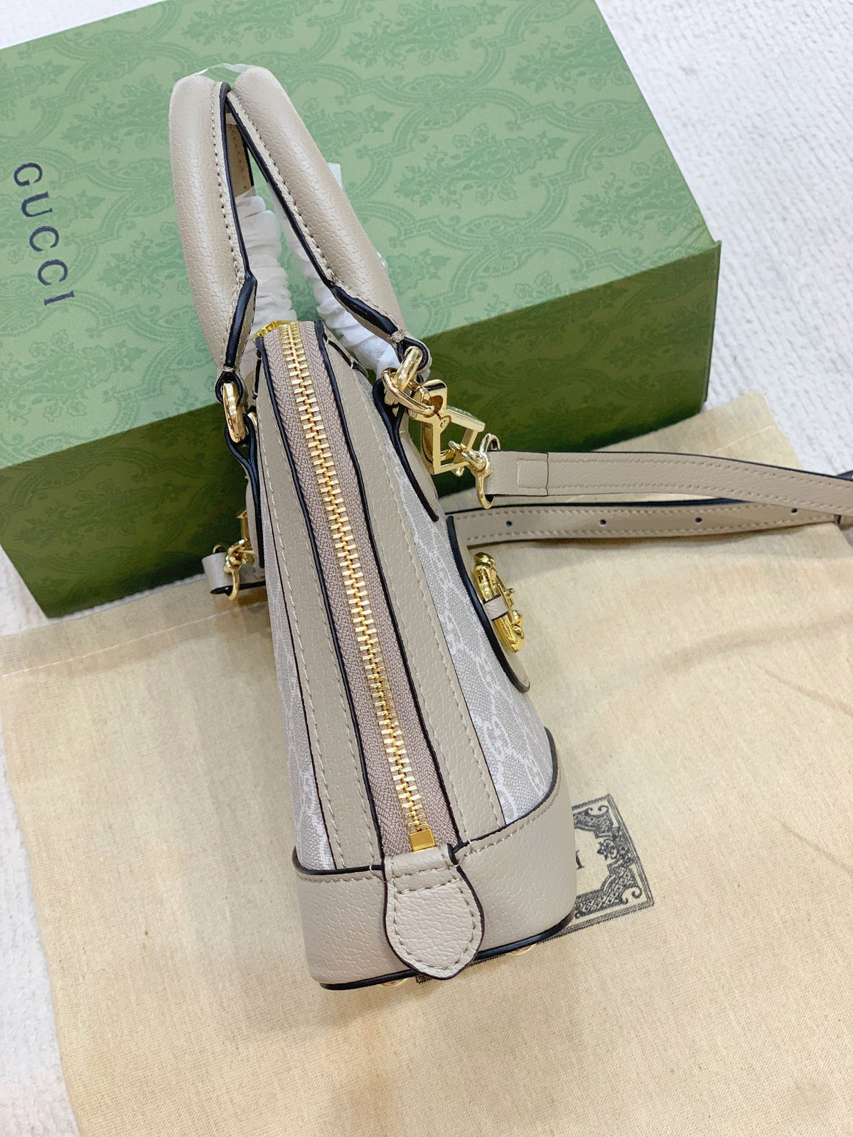 Anum Bags Detail