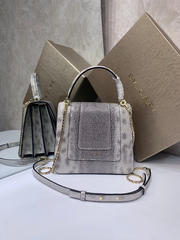 Anum Bags Detail