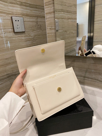 Anum Bags Detail