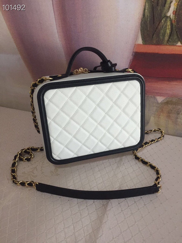 Anum Bags Detail