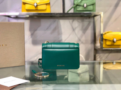 Anum Bags Detail