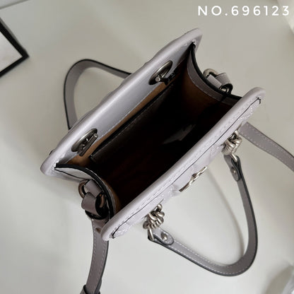 Anum Bags Detail