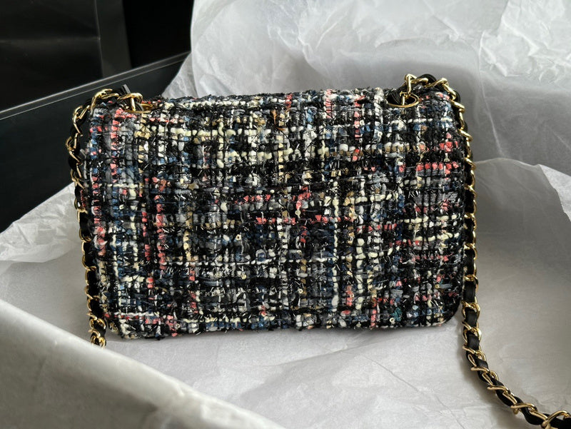 Anum Bags Detail