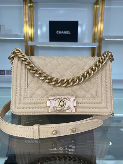 Anum Bags Detail