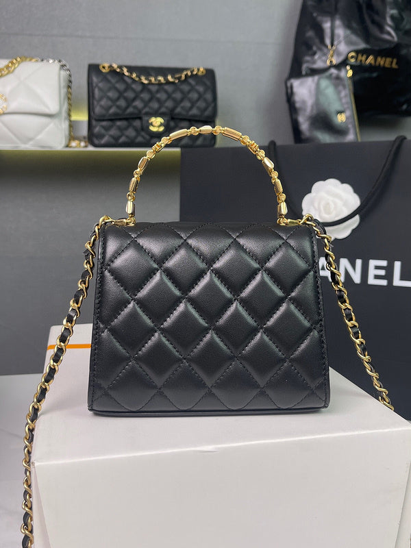 Anum Bags Detail
