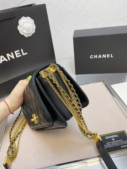 Anum Bags Detail