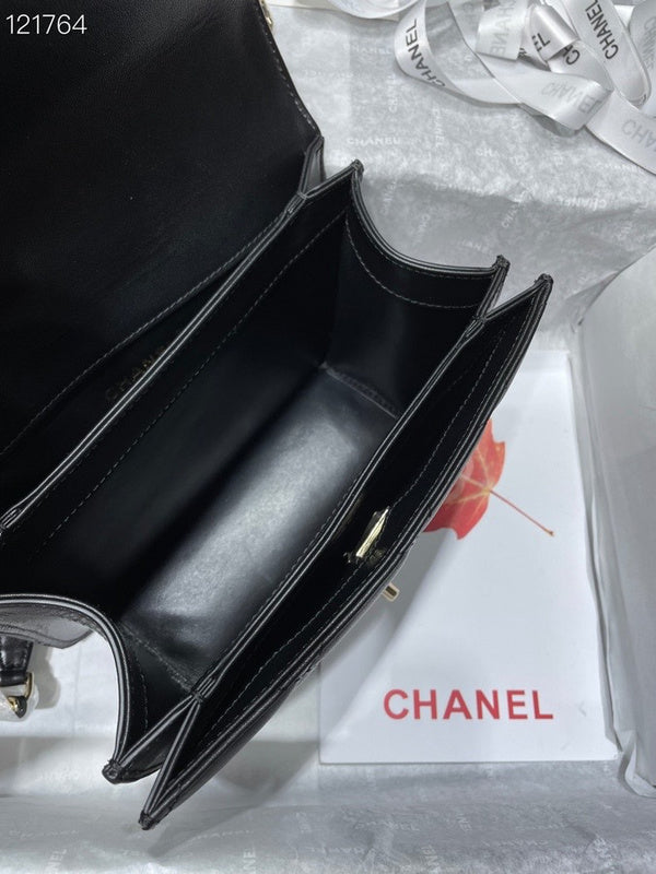 Anum Bags Detail