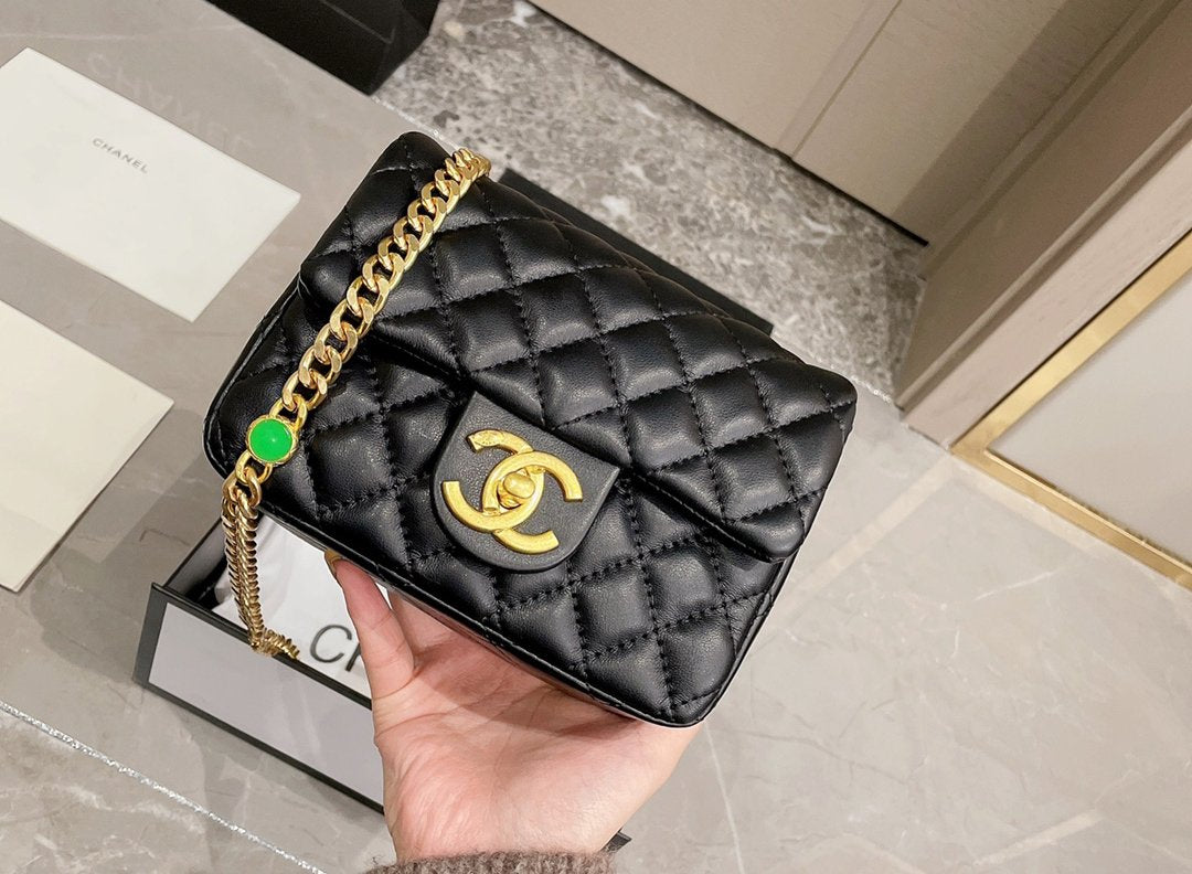 Anum Bags Detail