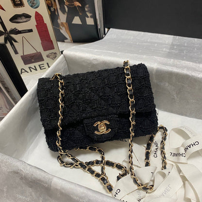 Anum Bags Detail
