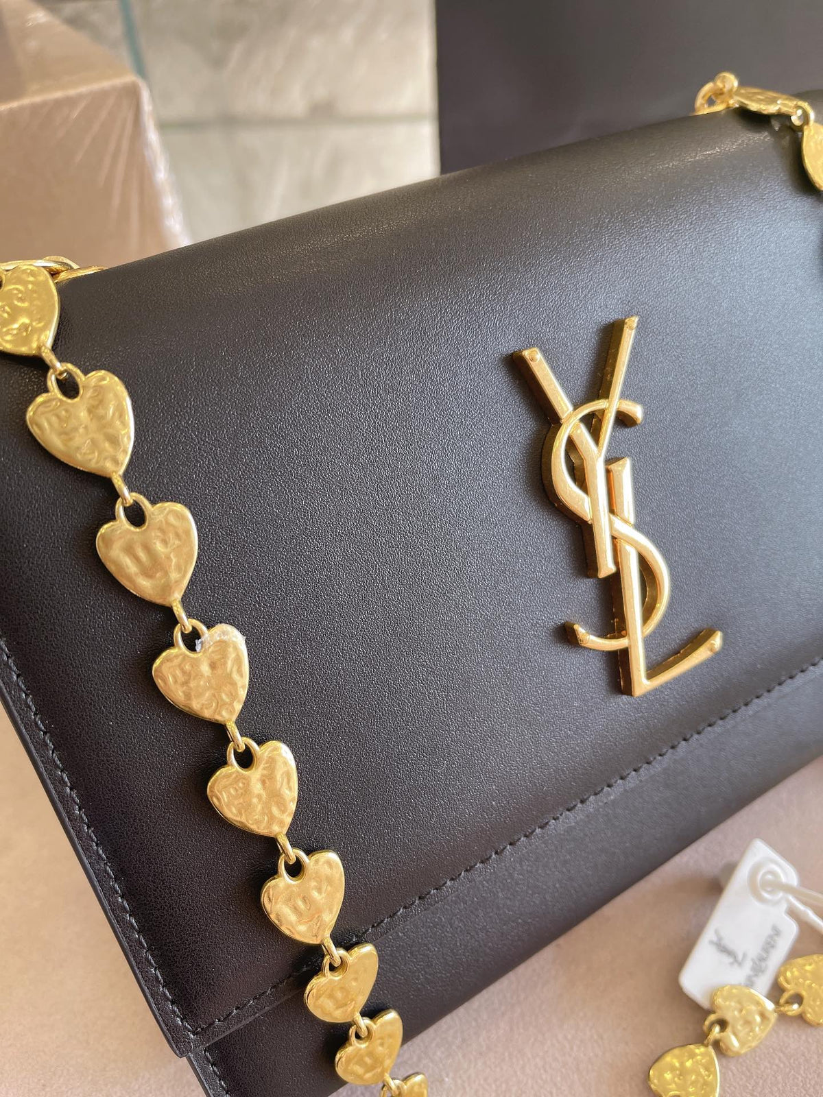 Anum Bags Detail