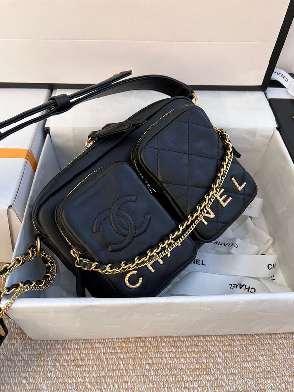 Anum Bags Detail