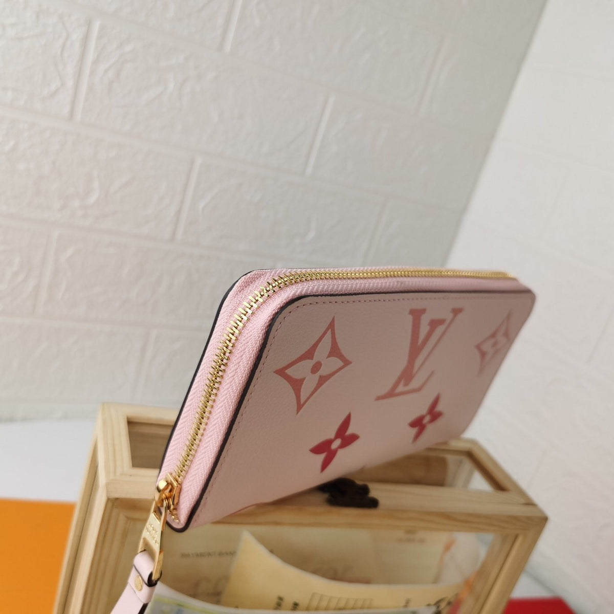 Anum Bags Detail