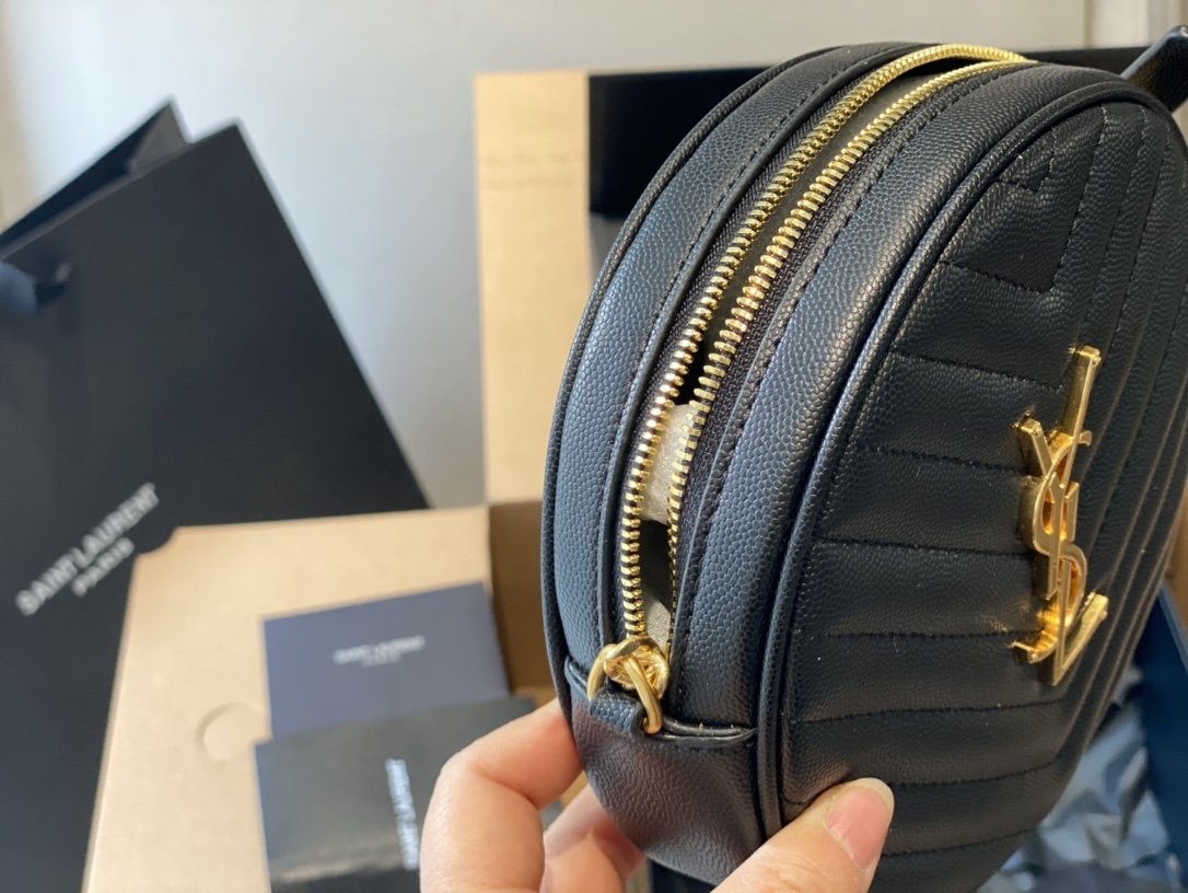 Anum Bags Detail