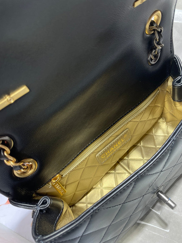 Anum Bags Detail
