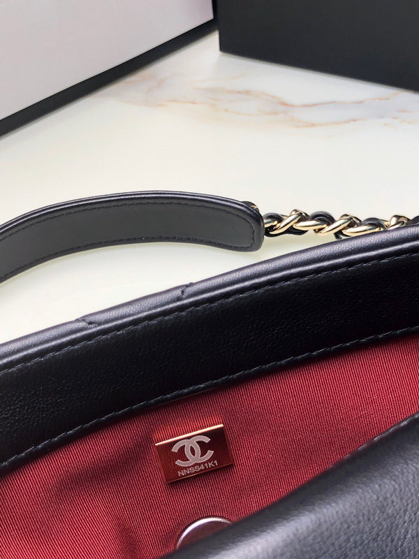 Anum Bags Detail