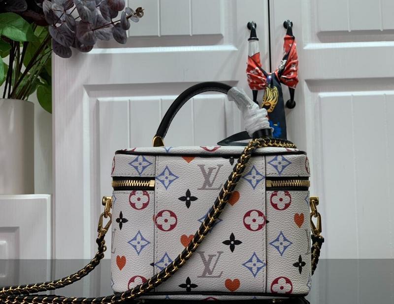 Anum Bags Detail