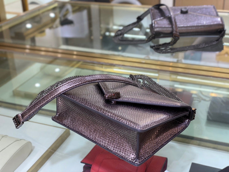 Anum Bags Detail