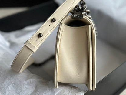 Anum Bags Detail