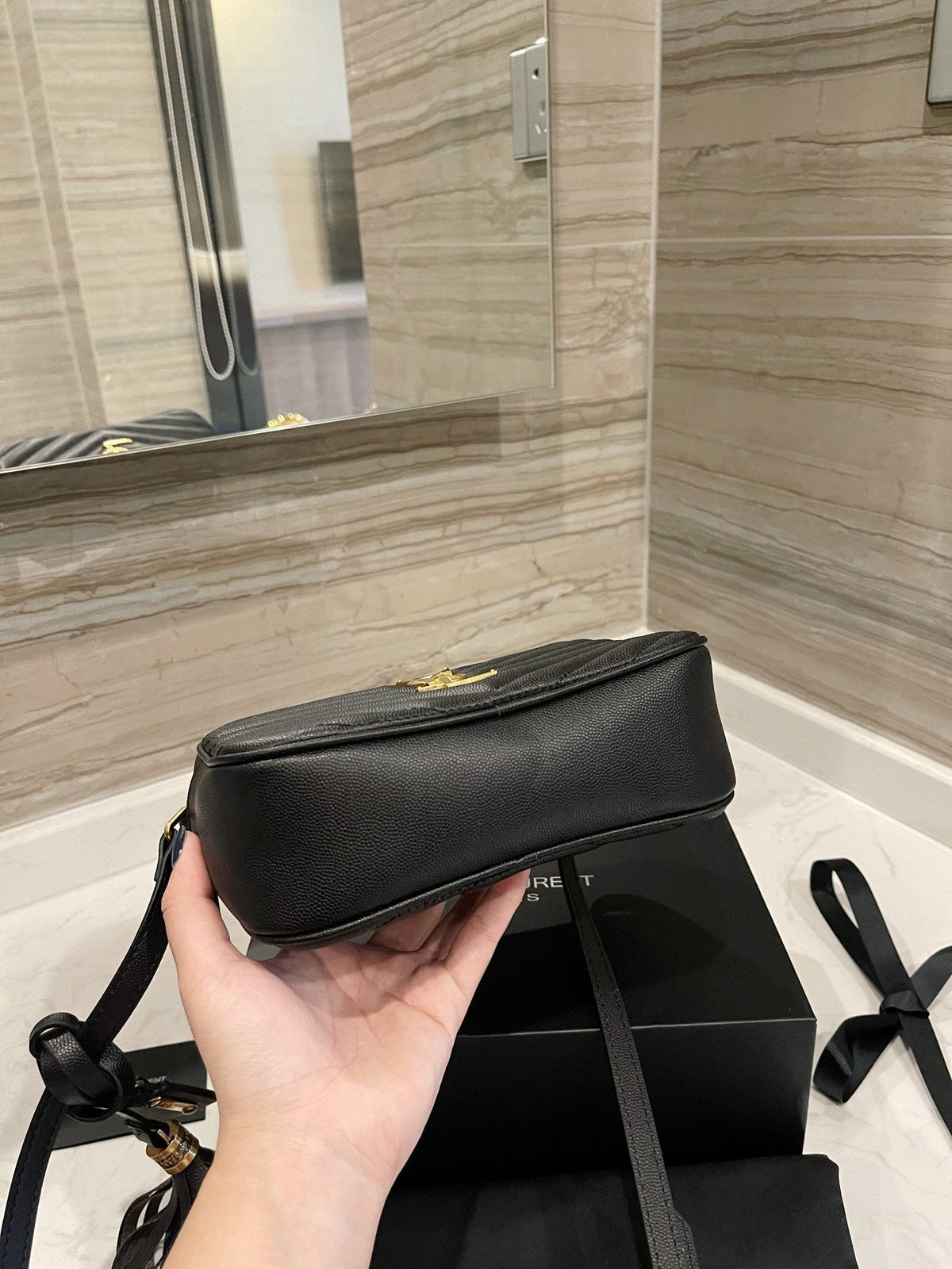 Anum Bags Detail