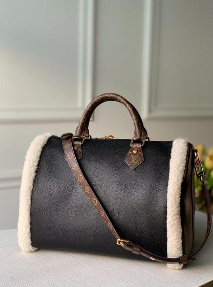 Anum Bags Detail