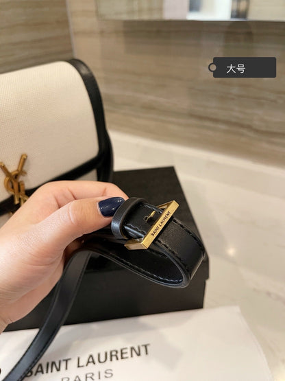 Anum Bags Detail