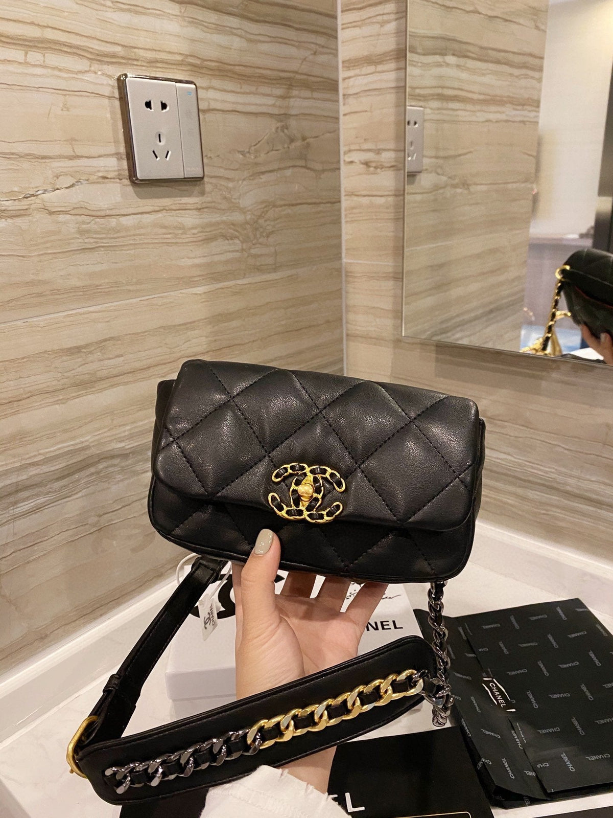 Anum Bags Detail