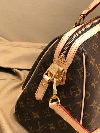 Anum Bags Detail