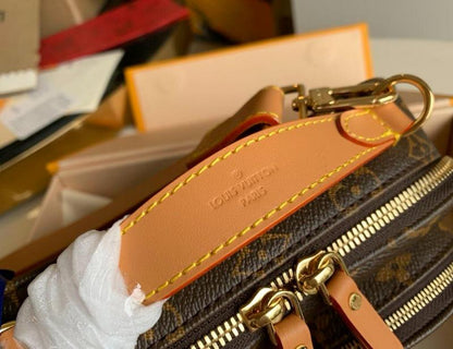 Anum Bags Detail