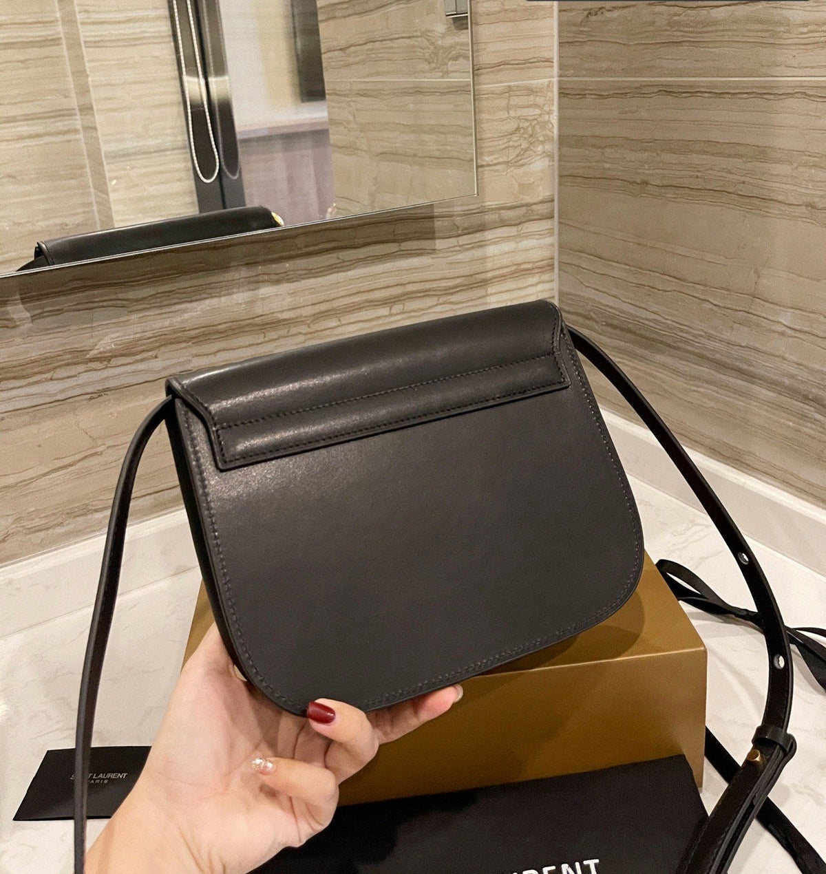 Anum Bags Detail