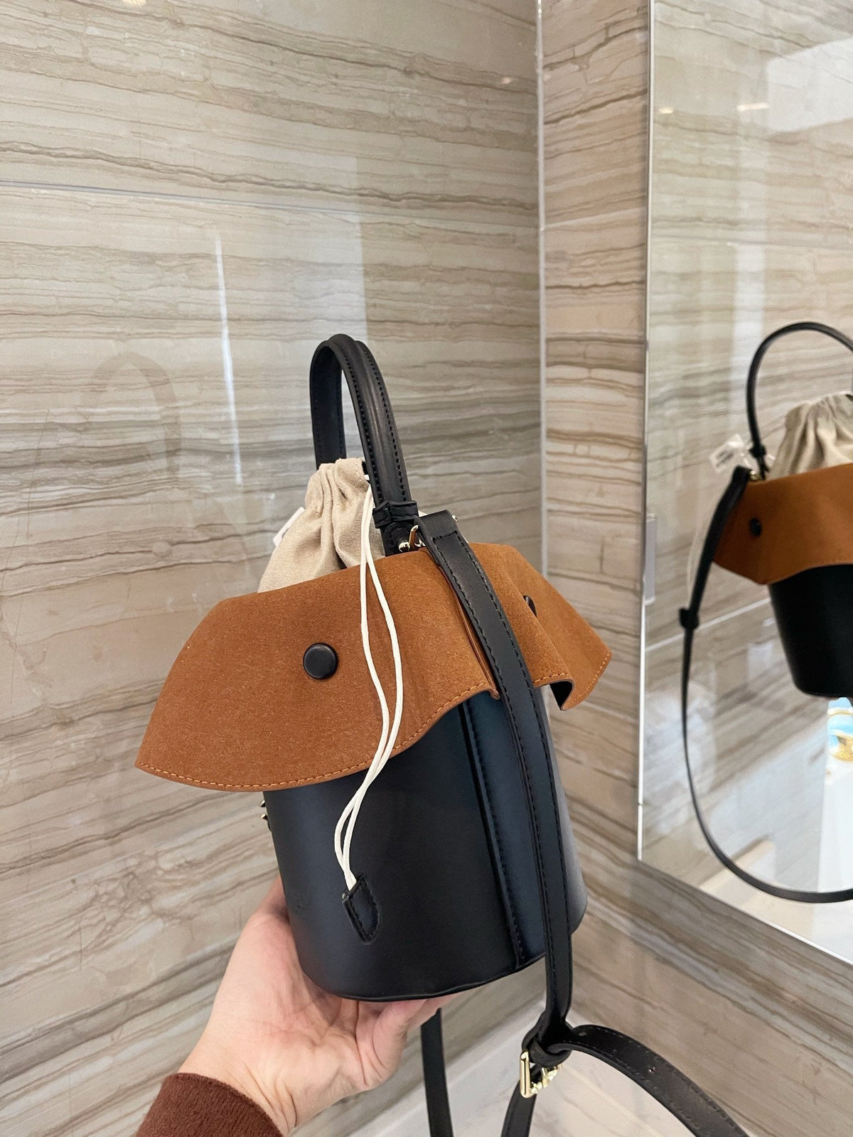 Anum Bags Detail