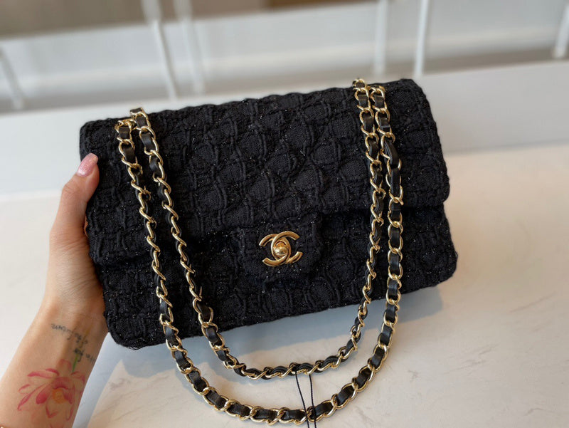 Anum Bags Detail