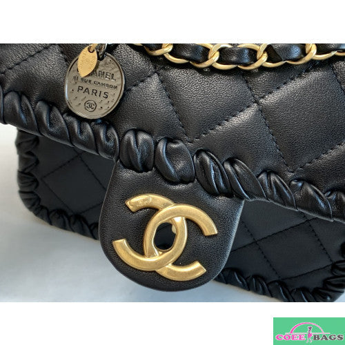 Anum Bags Detail