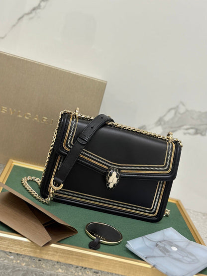 Anum Bags Detail