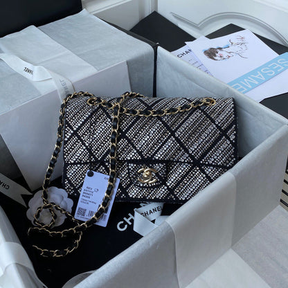 Anum Bags Detail