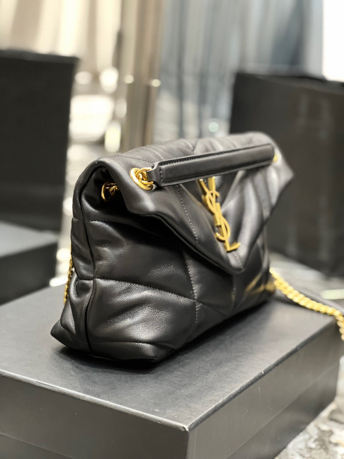Anum Bags Detail