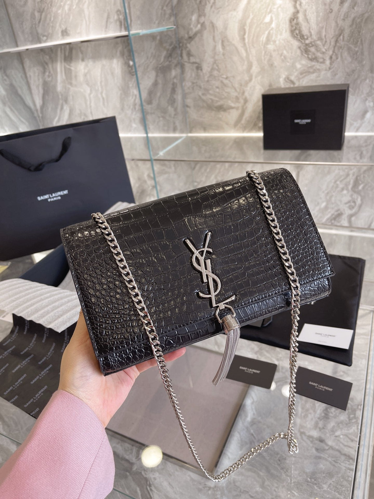 Anum Bags Detail