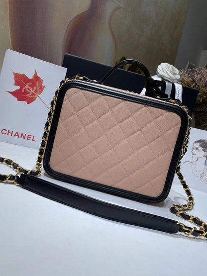 Anum Bags Detail