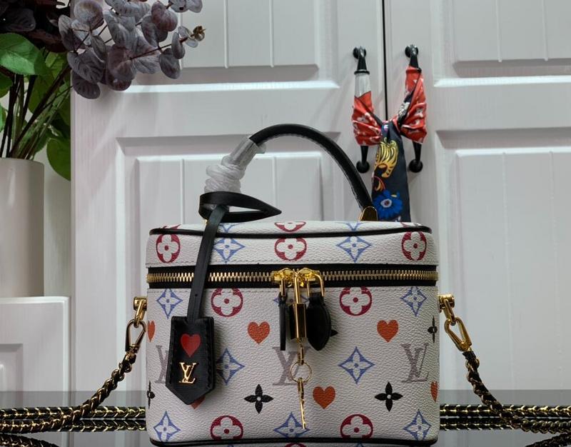 Anum Bags Detail