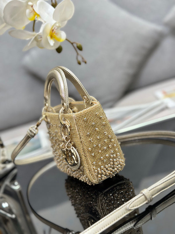 Anum Bags Detail