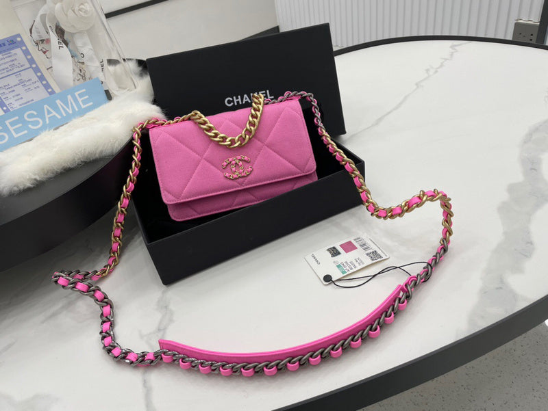 Anum Bags Detail