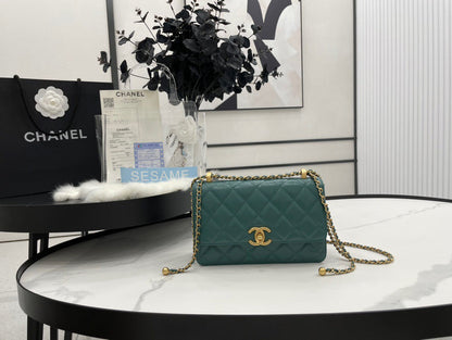 Anum Bags Detail