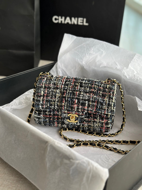 Anum Bags Detail