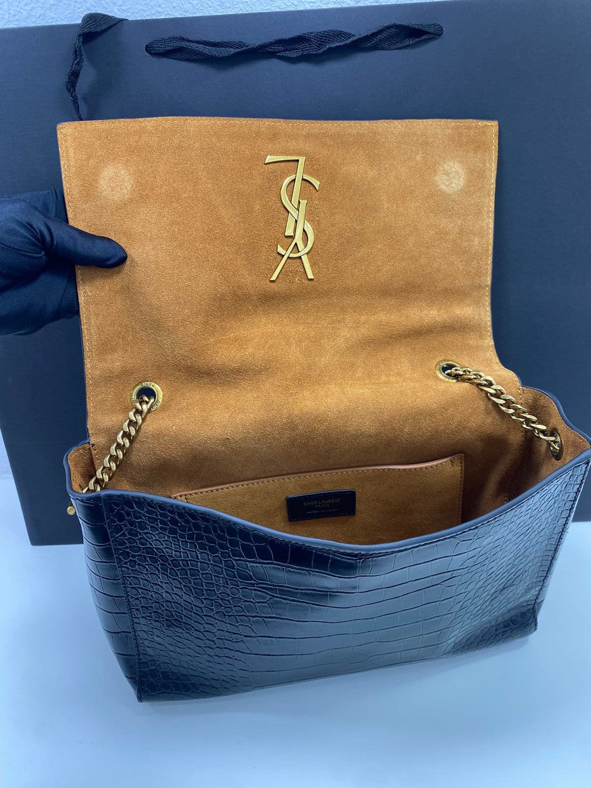 Anum Bags Detail