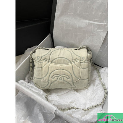 Anum Bags Detail