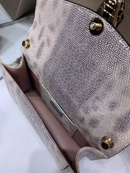 Anum Bags Detail