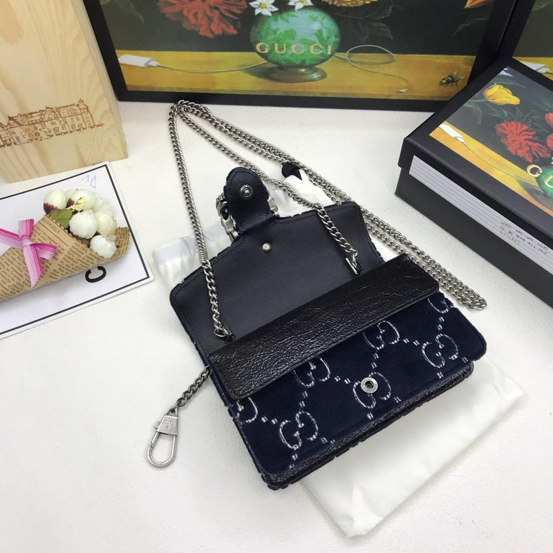 Anum Bags Detail